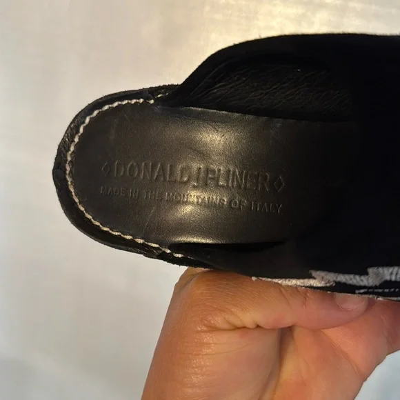 Black and White Embroidered Women's Heeled Mules. Size 8 M - Picture 4 of 10